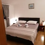 Mali Lovre * Poljica (Trogir)