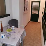 Mali Lovre Poljica (Trogir)