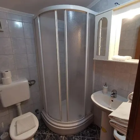 Mali Lovre Poljica (Trogir)