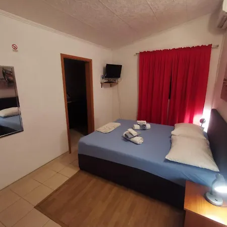 Mali Lovre * Poljica (Trogir)